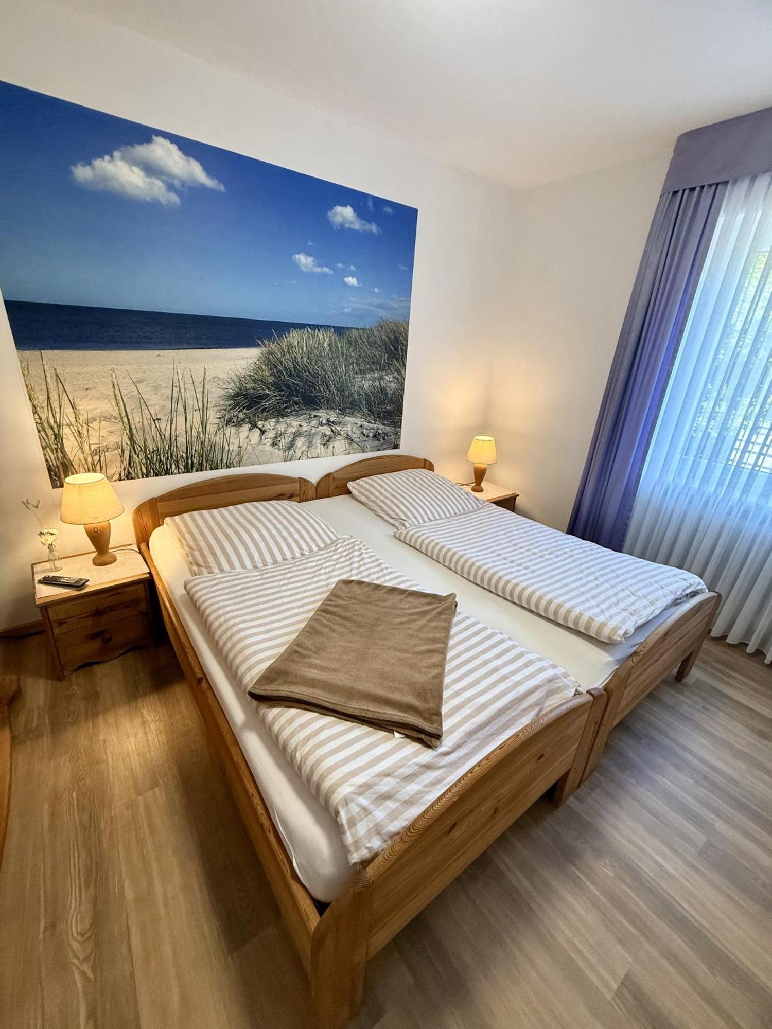 Ferienhaus Blinkfuer Neuharlingersiel Eksteriør billede